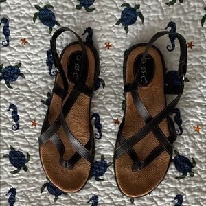 b.o.c. Women's Black and Brown Strappy Sandals